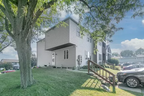 332 Shane Ct #1, Sun Prairie, WI 53590