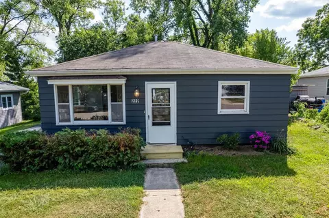 222 Winnebago Ave, Portage, WI 53901