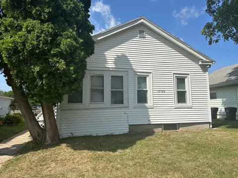 1766 Porter Ave, Beloit, WI 53511