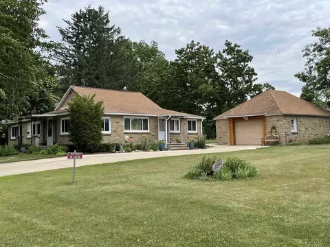 n1124 Golf Road, Prairie Du Sac, WI 53578