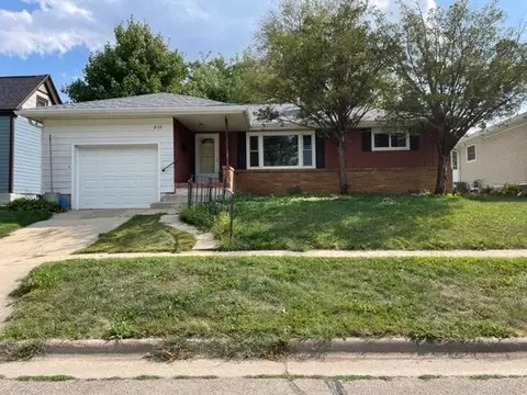 830 9th St, Monroe, WI 53566