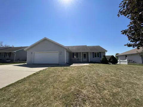 3826 Mallard Ln, Janesville, WI 53546