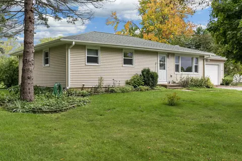 1706 Sand Hill Rd, Oregon, WI 53575