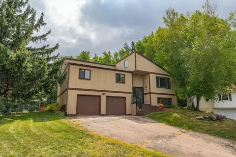5 Piedmont Ct, Madison, WI 53711