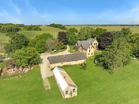 n5726 Harvey Road, Lake Mills, WI 53551