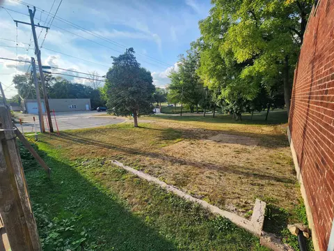 14 N Vine St, Belleville, WI 53508