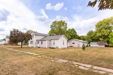 207 8th St, Brodhead, WI 53520