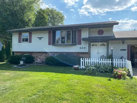 829 W Happy Hollow Rd, Janesville, WI 53546