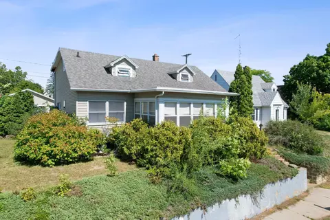 729 W Pleasant St, Portage, WI 53901