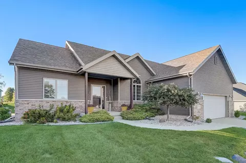 310 Oriole Ln, Cambridge, WI 53523