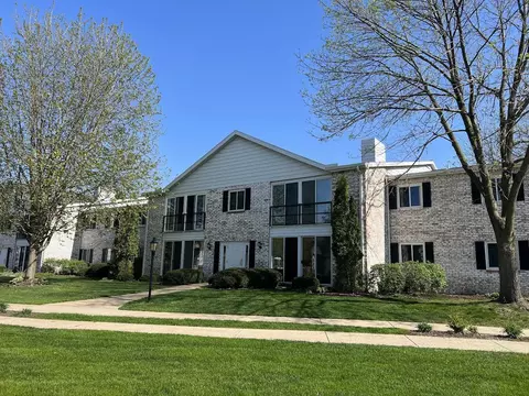 81 Golf Course Rd #G, Madison, WI 53704