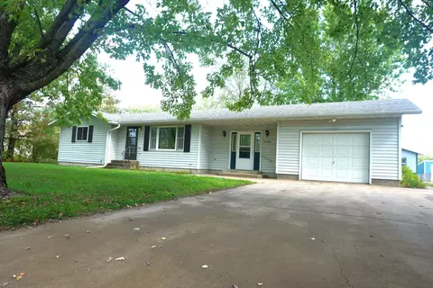 37248 Sand Burr Ln, Prairie Du Chien, WI 53821