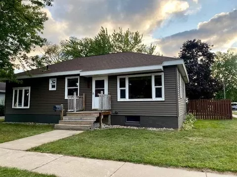 401 Dallas St, Sauk City, WI 53583