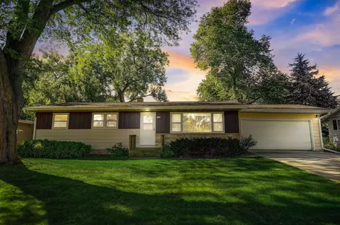 6215 Lakeview Blvd, Middleton, WI 53562