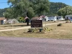 33166 Larry Ln, Prairie Du Chien, WI 53821