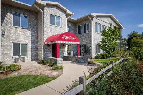58 Cherokee Cir #104, Madison, WI 53704