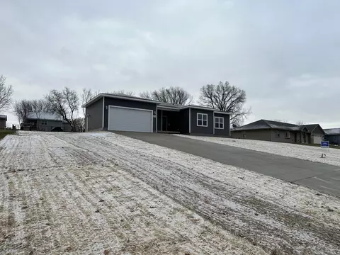 253 Sleepy Hollow Rd, Fall River, WI 53932