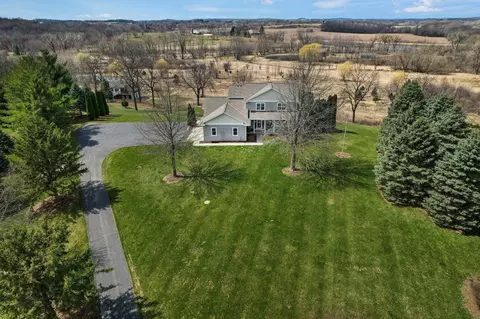 1517 Hommen Rd, Deerfield, WI 53531