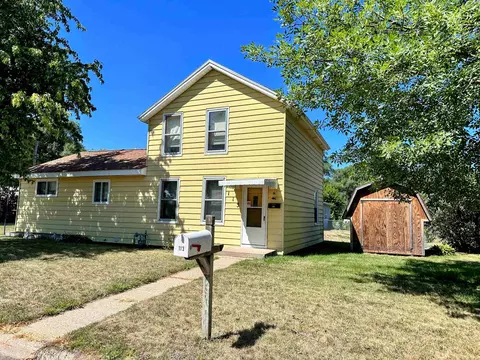 113 E Fowler St, Prairie Du Chien, WI 53821