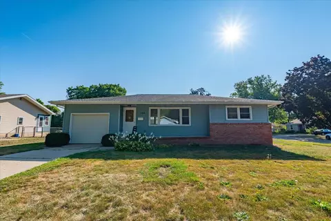 136 Crawford St, Evansville, WI 53536