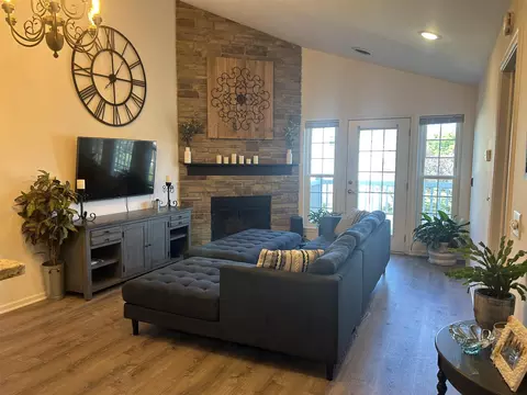 9 Captains Ct #8, Madison, WI 53719