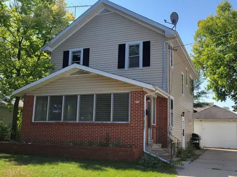 407 Caroline St, Janesville, WI 53545