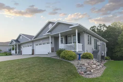 1741 Manassas Dr, Baraboo, WI 53913