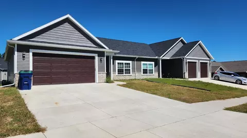 940-946 Kings Dr, Brownsville, WI 53006