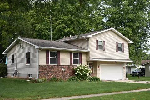 313 Adams St, Rosendale, WI 54974