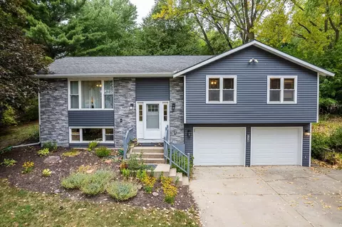 718 Iroquois Ct, Baraboo, WI 53913