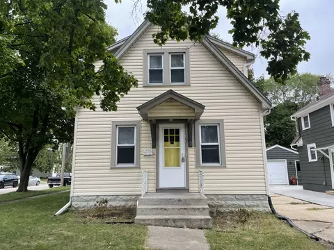 303 S Fremont St, Janesville, WI 53545