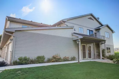 634 Military Ridge Dr, Verona, WI 53593