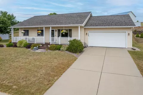 128 Thomas Rd, Reedsburg, WI 53959