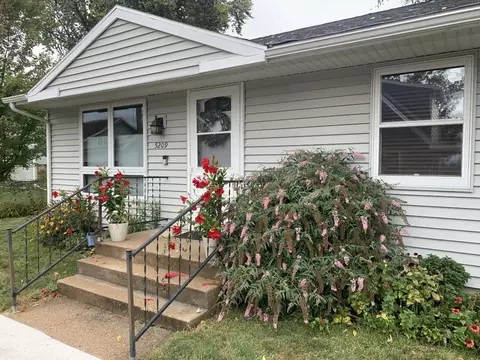 5209 Card St, Mcfarland, WI 53558
