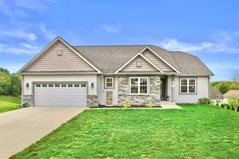 313 Kensington Cir, Johnson Creek, WI 53038