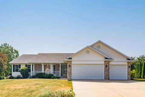 6281 Irving Dr, Sun Prairie, WI 53590