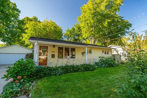 1309 Iowa Dr, Madison, WI 53704