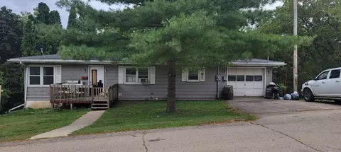 231 Wisconsin St, Darlington, WI 53530