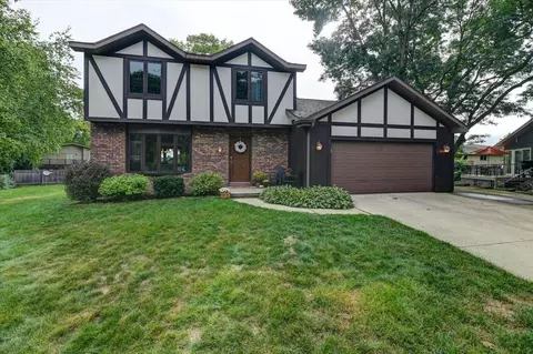 17 Menomonie Ct, Madison, WI 53704