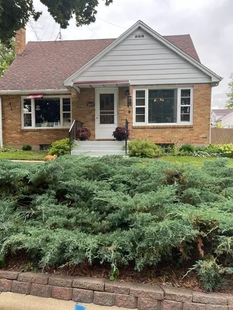 207 N Main St, Blanchardville, WI 53516