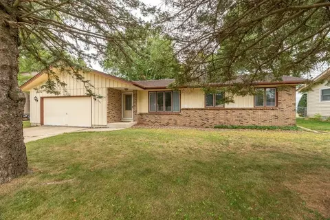 3111 Crabapple Ln, Janesville, WI 53548