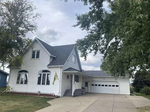 1270 Dodgeville St, Highland, WI 53543