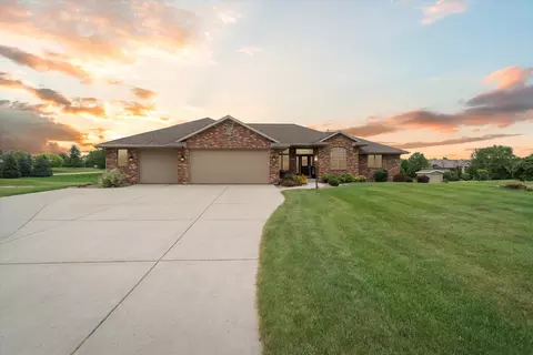 5812 N Waterman Dr, Milton, WI 53563