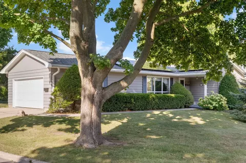 932 Coolidge Rd, Stoughton, WI 53589