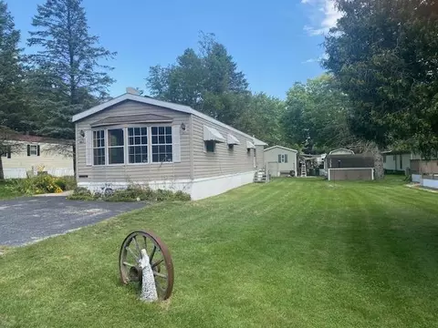 n65w22201 St James Dr #M56, Sussex, WI 53089