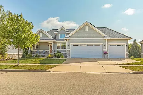 42 Savannah Pkwy, Deerfield, WI 53531