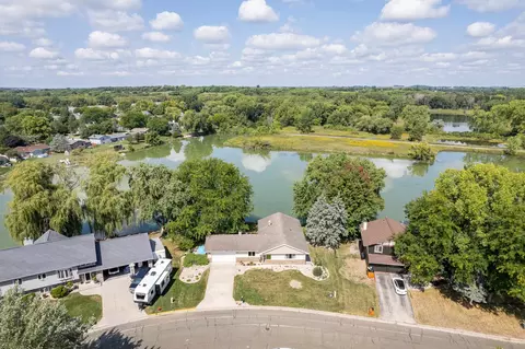 520 Dennis Dr, Deforest, WI 53532