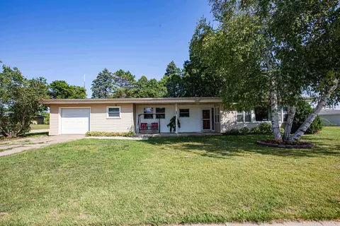 217 W Parker St, Cuba City, WI 53807