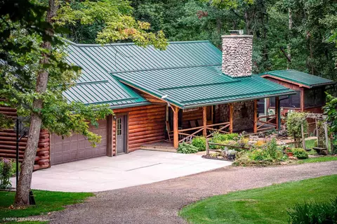 3969 Berg Rd, Dodgeville, WI 53533