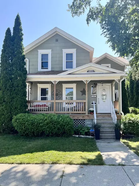 219 S Spring St, Columbus, WI 53925